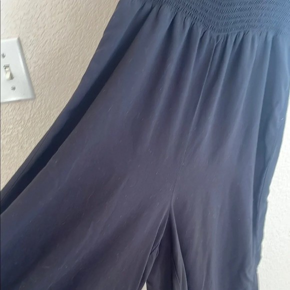 Black V-Neck Flutter Sleeve Cocktail Gown - Picture 3 of 10